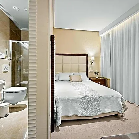 Boutique Oasi 5* Pula